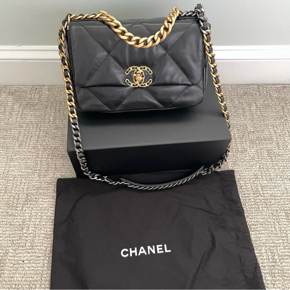 Chanel Medium 19 20S Flap Bag Black Goatskin BRAND NEW PRISTINE - Picture 8 of 11